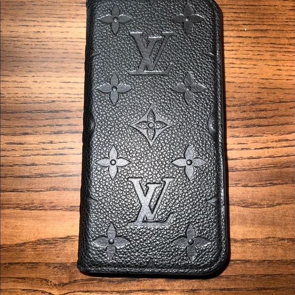 AUTHENTIC LOUIS VUITTON Black Leather IPHONE X case (Authentic) - Picture 8 of 13
